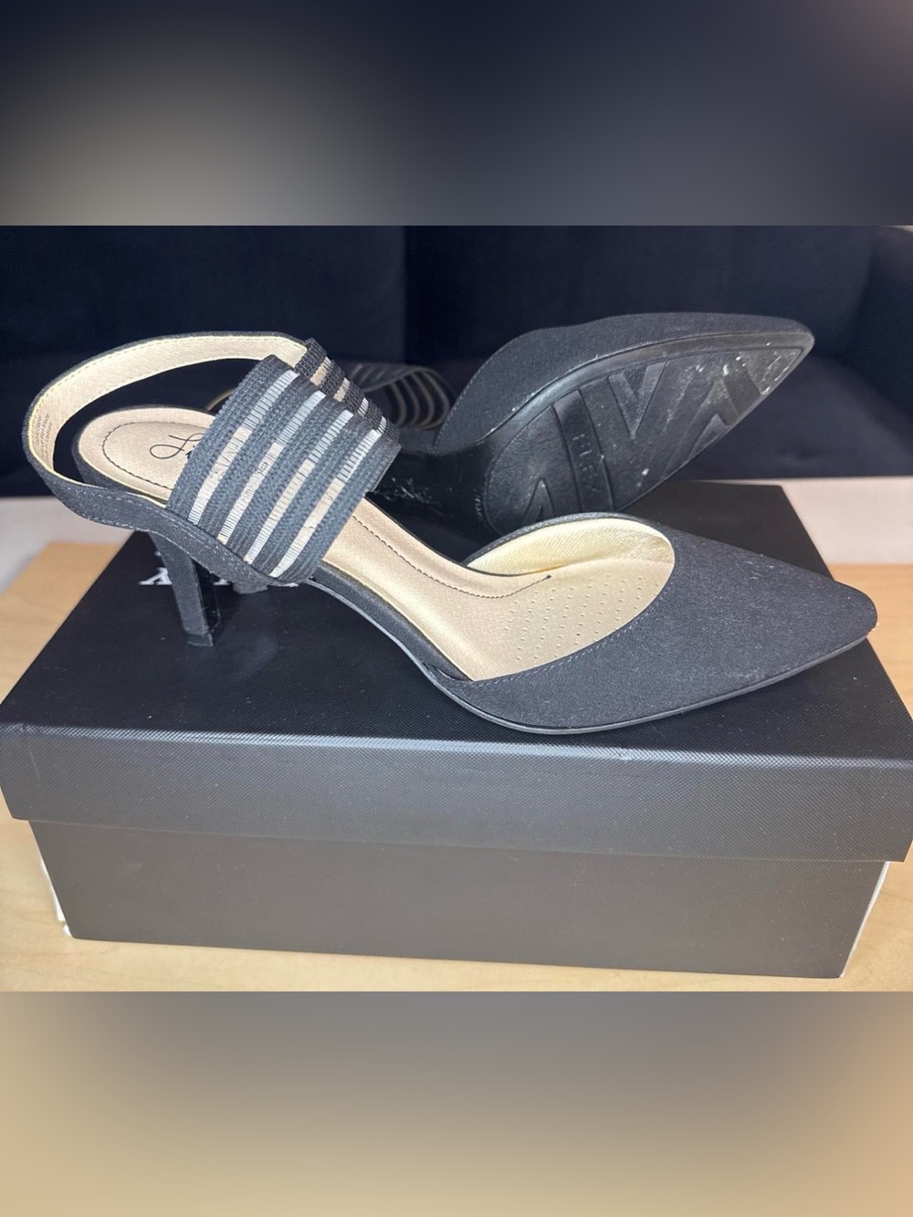 Life Strides Black Strappy Mid-Heel Sandals - Women's Elegant Evening Shoe 8.5